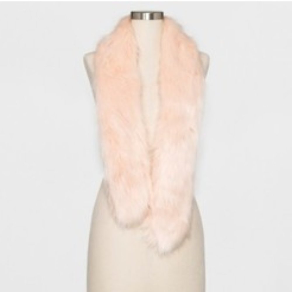 ‼️Mossimo Supply Co. Women's Cold Weather Fur Scarf